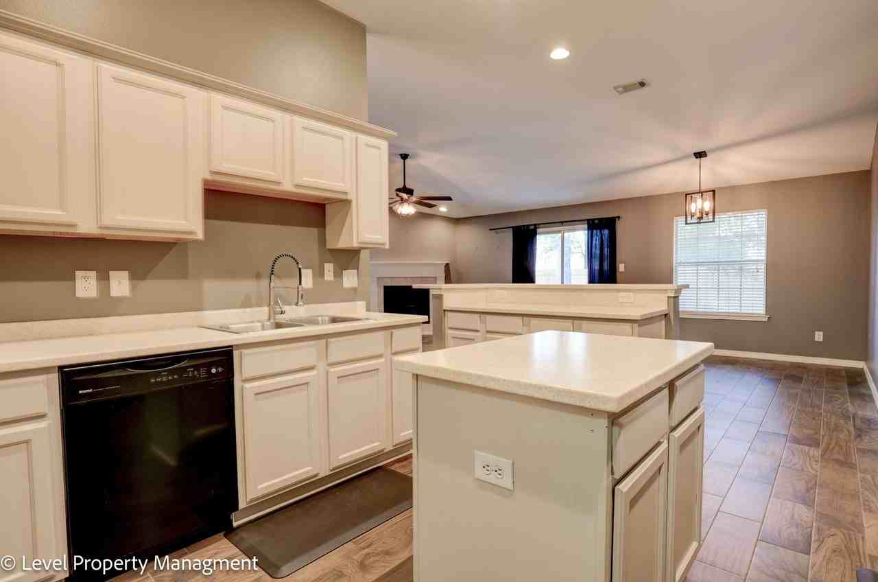15307 Hearthstone Dr - Photo 7 of 18