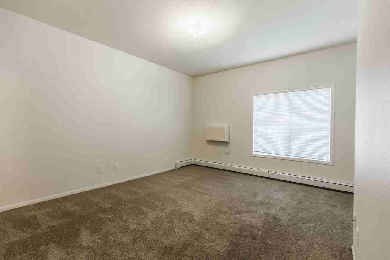 Live at Silver Lake Apartments - Photo 5 of 26