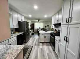 featured image of 3127 W Tulare Ave