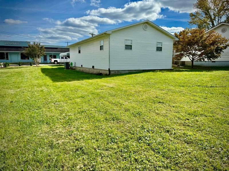 73 Dan St - Photo 3 of 39