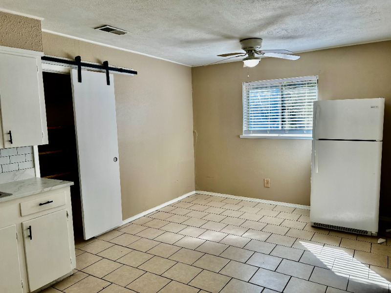 403 Ivy St - Photo 6 of 14