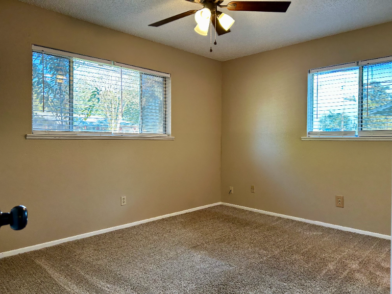 403 Ivy St - Photo 7 of 14