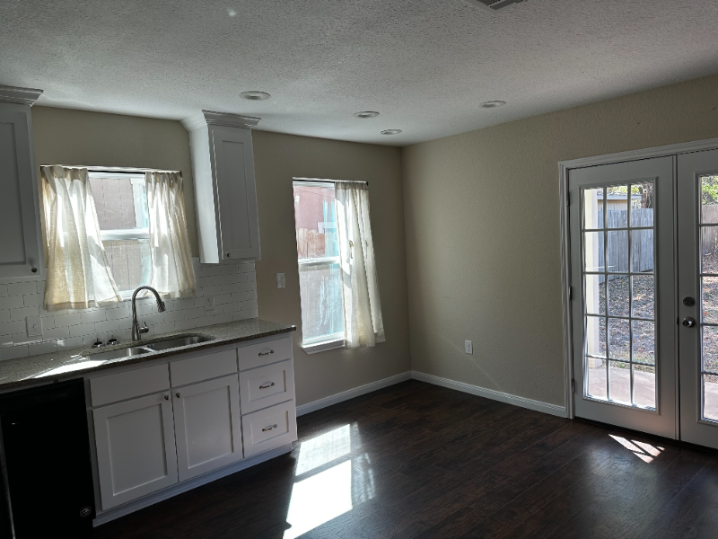 804 N 10th St #A - Photo 2 of 16