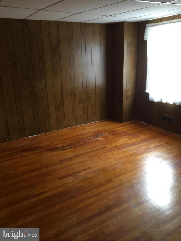 4014 Balfern Ave - Photo 5 of 15