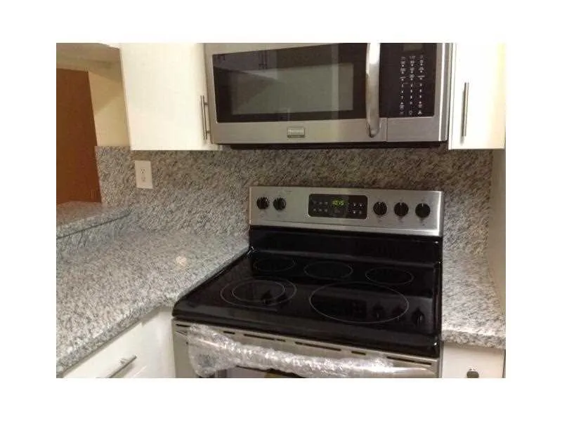 9081 Swplace #9081 - Photo 2 of 4