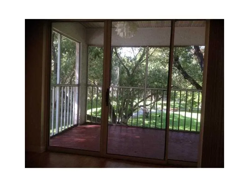 9081 Swplace #9081 - Photo 3 of 4