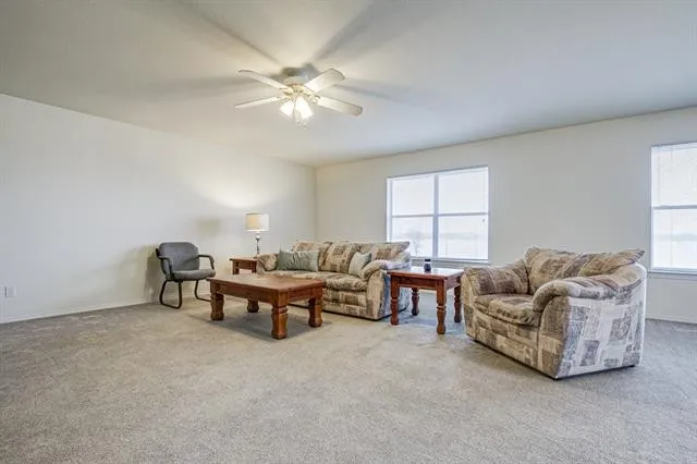 4804 Edgewater Dr - Photo 3 of 14