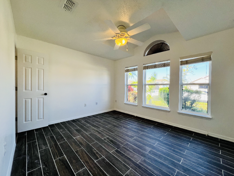 3914 Orion Way - Photo 3 of 20