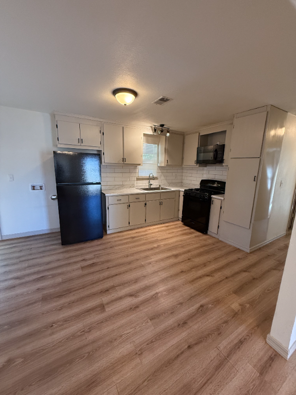 296 W Birch Pl - Photo 2 of 5