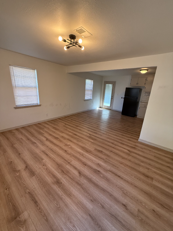 296 W Birch Pl - Photo 3 of 5