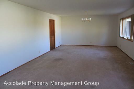 2716 Judge Ronald Rd - Photo 2 of 37