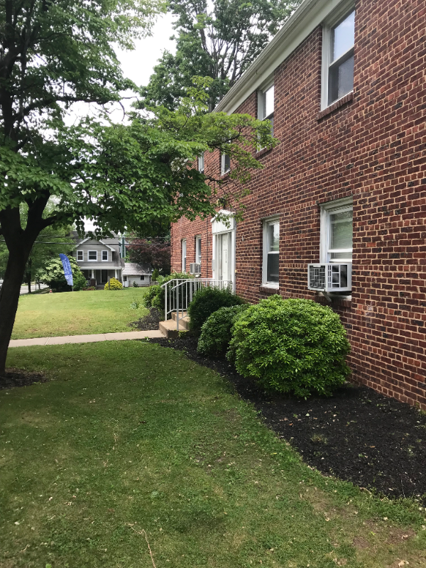 316 Magnolia St - Photo 7 of 28