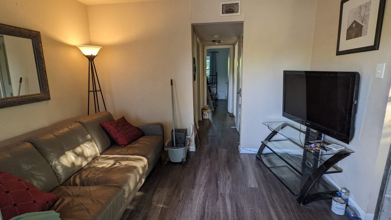 1312 East Cannon Street #200 - Photo 3 of 8