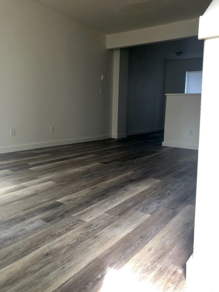 80th Ave 6702 SE - Photo 2 of 30