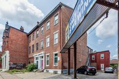 *** Amazing Southside location * Pet Friendly * Spacious Apartments * On E. Carson St * Available Now * Renovated *** - Photo 1 of 1