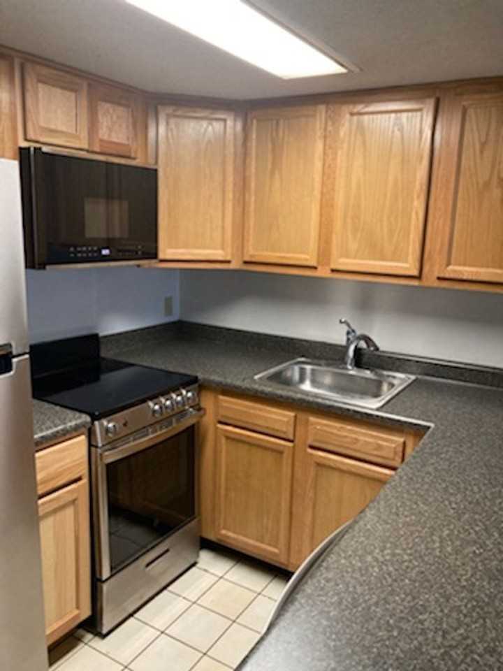 222 West Beaver Avenue - Photo 4 of 12