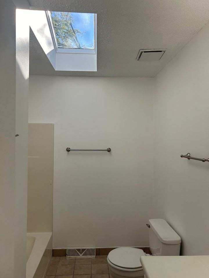 124 Brookview Cir - Photo 3 of 10