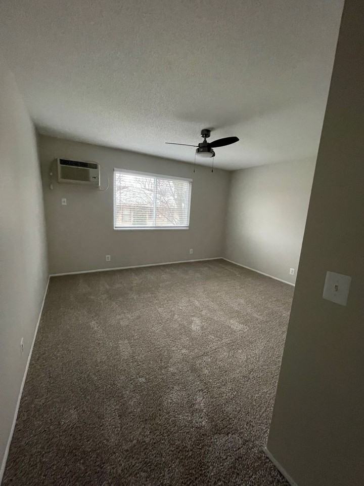 The Winston Apartments - Photo 7 of 33