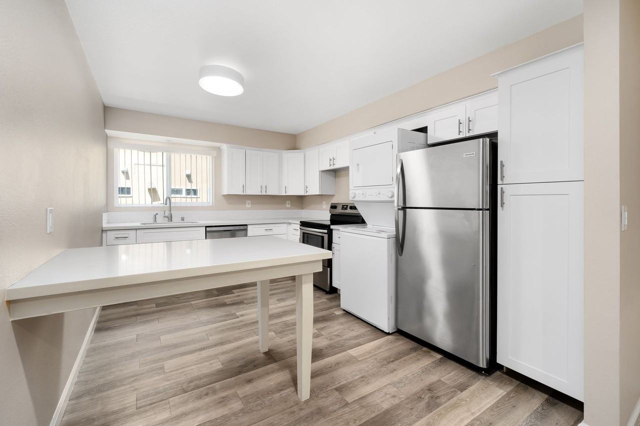 1127 Foothill Boulevard - Photo 2 of 50