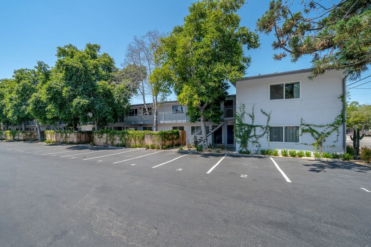 1127 Foothill Boulevard - Photo 7 of 50