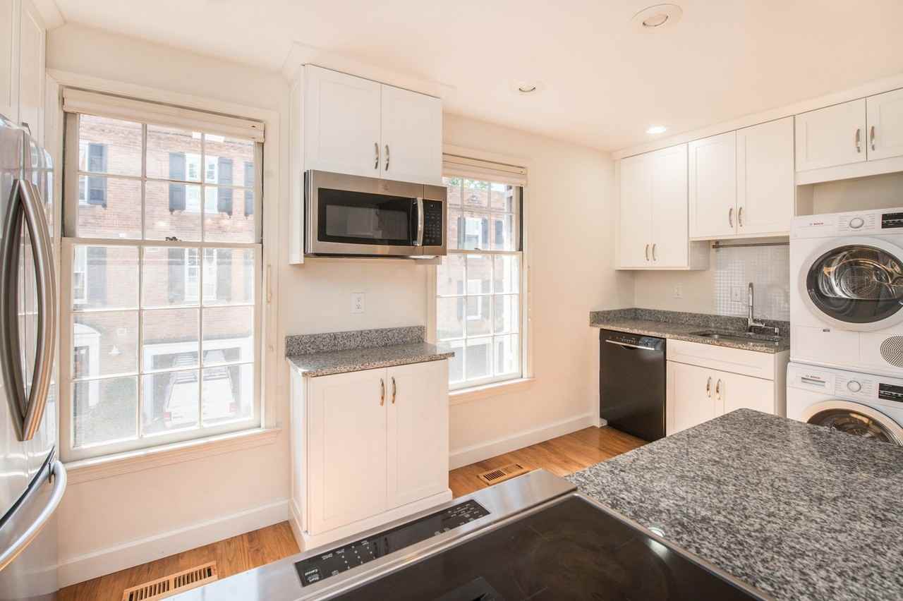 2527 Queen Annes Ln Nw - Photo 3 of 26