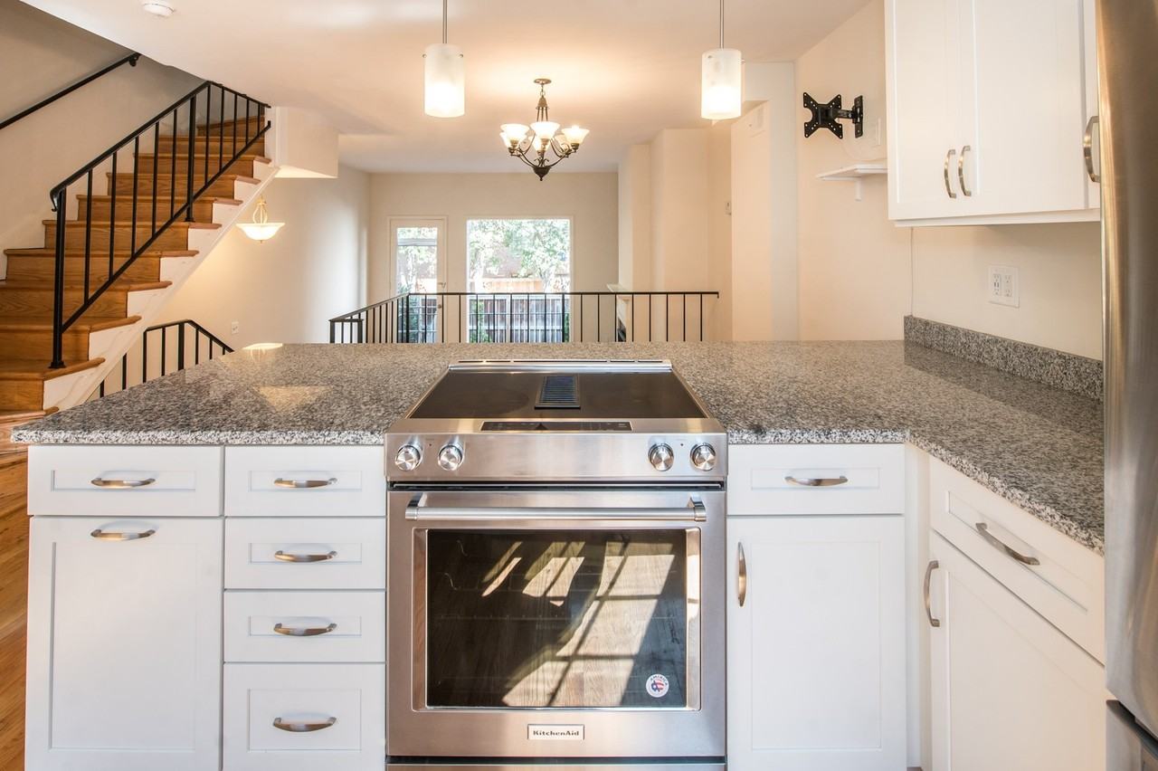 2527 Queen Annes Ln Nw - Photo 4 of 26