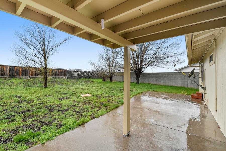 1081 W Rogers Ave - Photo 4 of 13