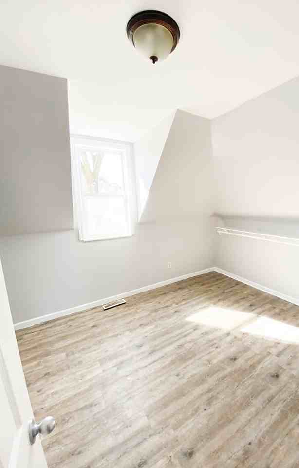 148 E Cartwright Ave - Photo 3 of 5