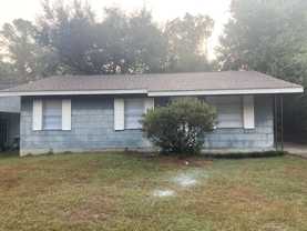 3002 Pineland Dr - Photo 1 of 1