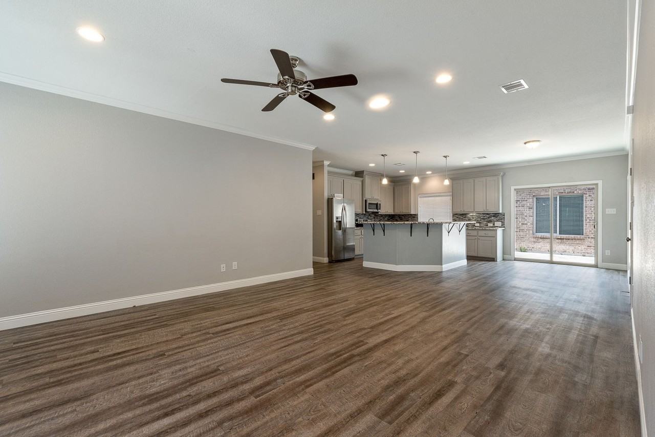 2840 Forest Park Blvd - Photo 4 of 11