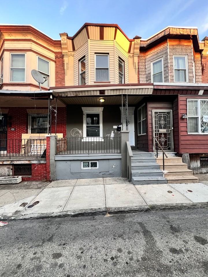 233 N Ramsey St - Photo 4 of 35