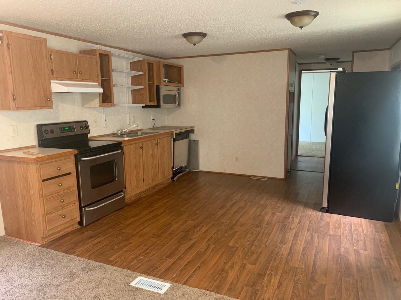 7371 Golden Meadows Rd - Photo 3 of 8