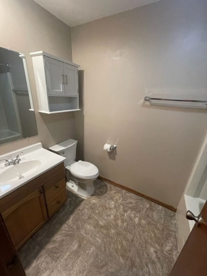 2211 Windflower Dr - Photo 2 of 14