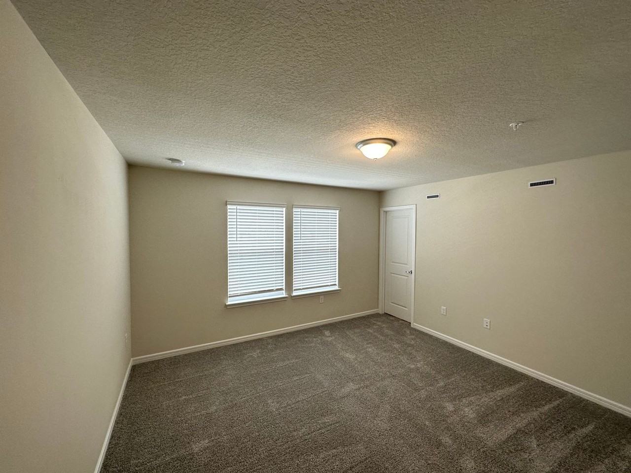 2887 Clever Ln - Photo 7 of 25