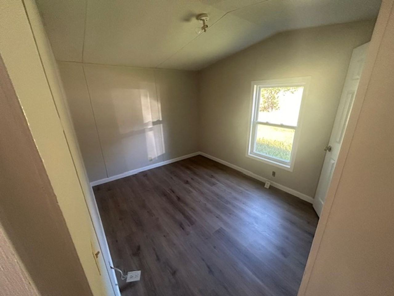 1645 Blue Creek Rd - Photo 3 of 15