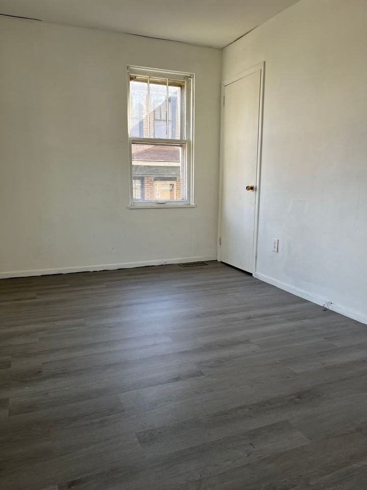 606 Logan Ave - Photo 2 of 13