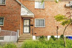 featured image of 5931 Elmhurst St