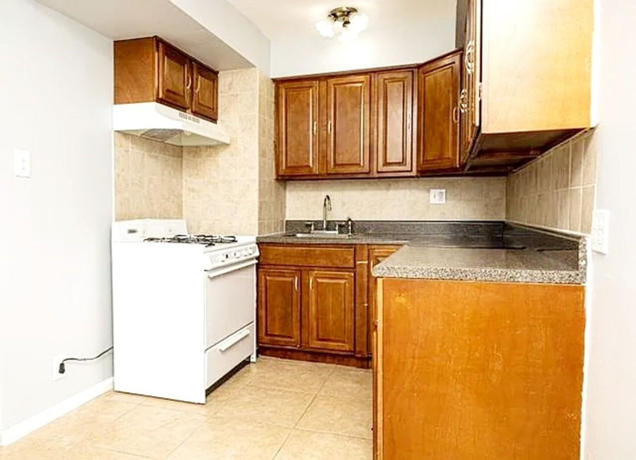 5931 Elmhurst St - Photo 7 of 17