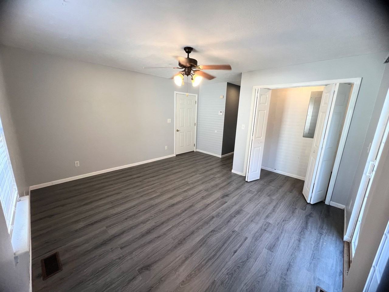 100 Valley Way - Photo 6 of 15