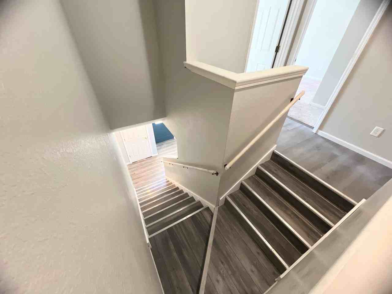 100 Valley Way - Photo 7 of 15
