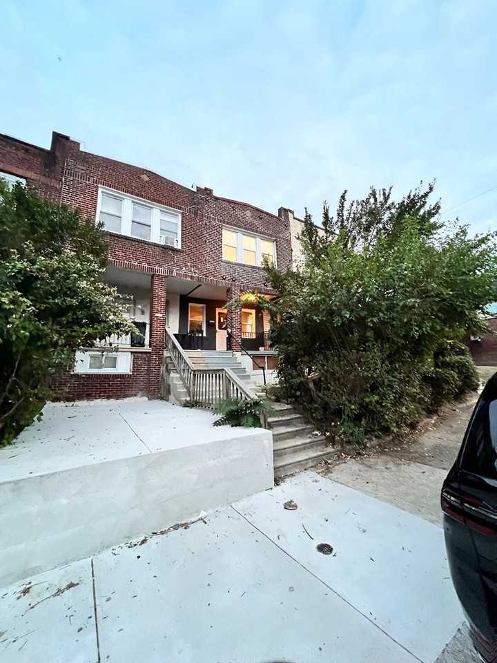 705 Edgemore Rd - Photo 2 of 26