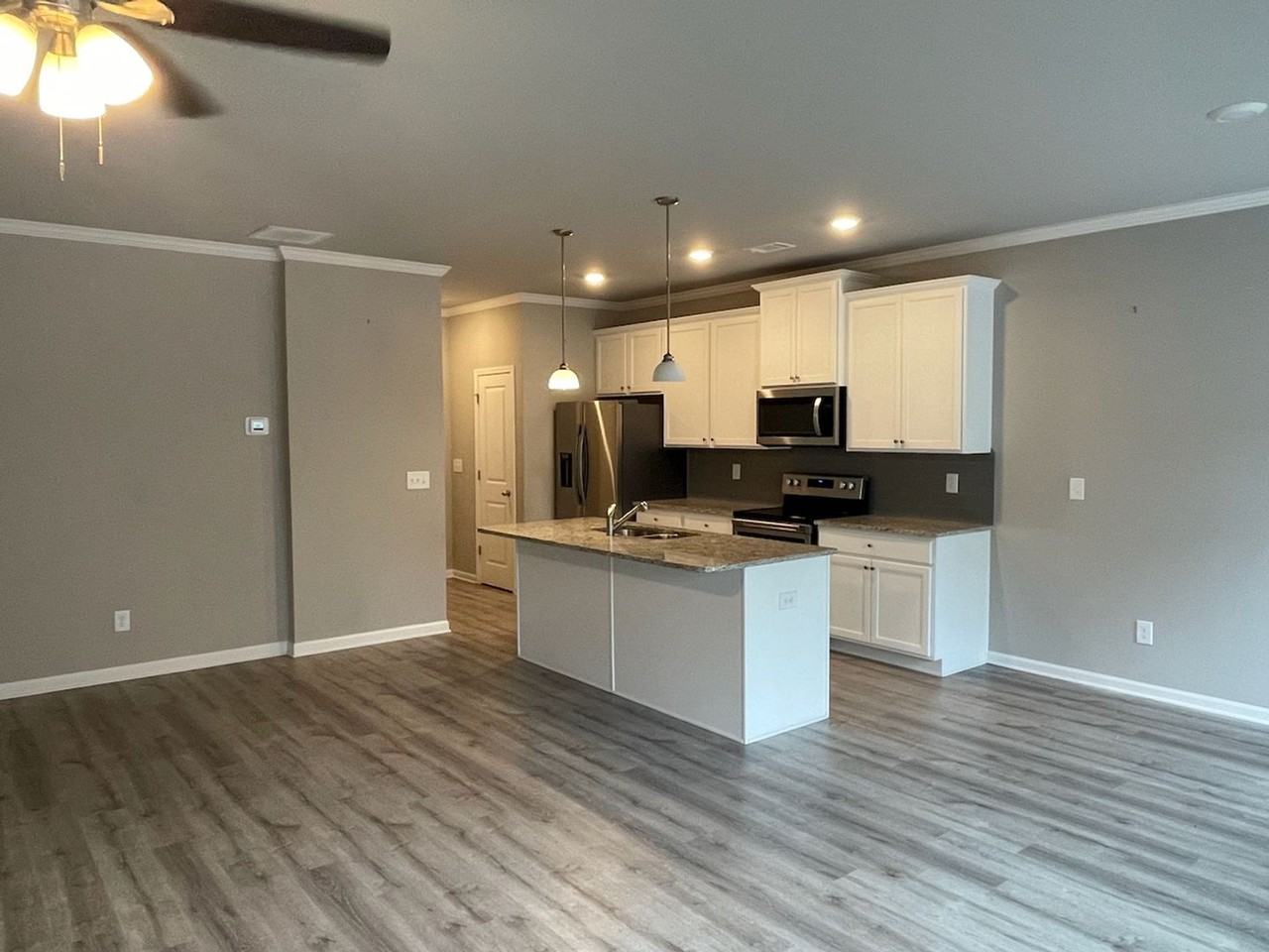 5156 Fox Den Rd - Photo 4 of 16