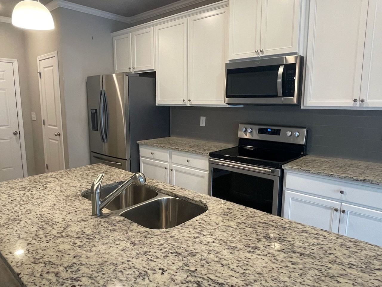 5156 Fox Den Rd - Photo 5 of 16