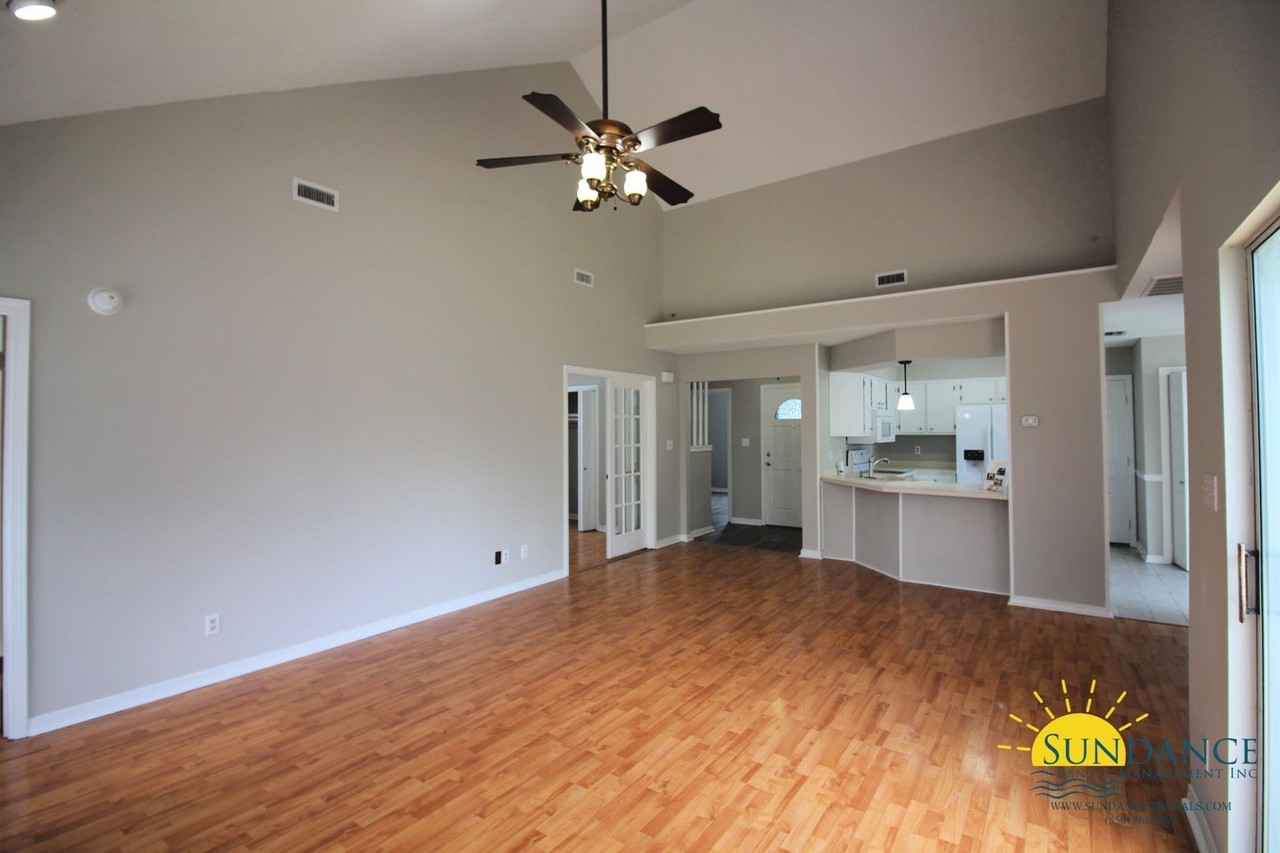 2520 Georgetown Ln - Photo 3 of 12
