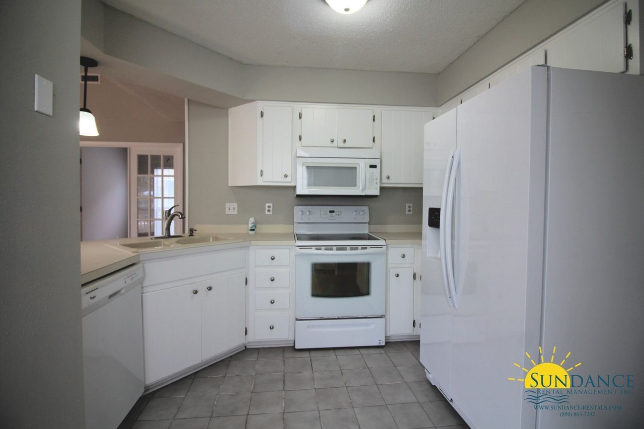 2520 Georgetown Ln - Photo 4 of 12