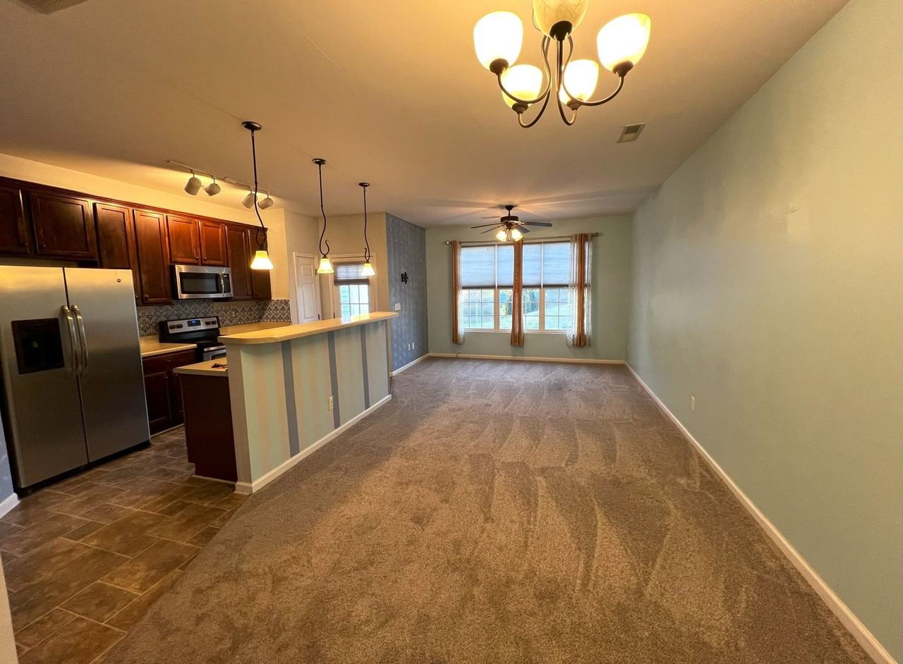 2272 Hartfield Cir - Photo 3 of 16