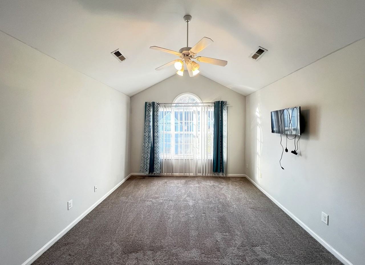 2272 Hartfield Cir - Photo 6 of 14