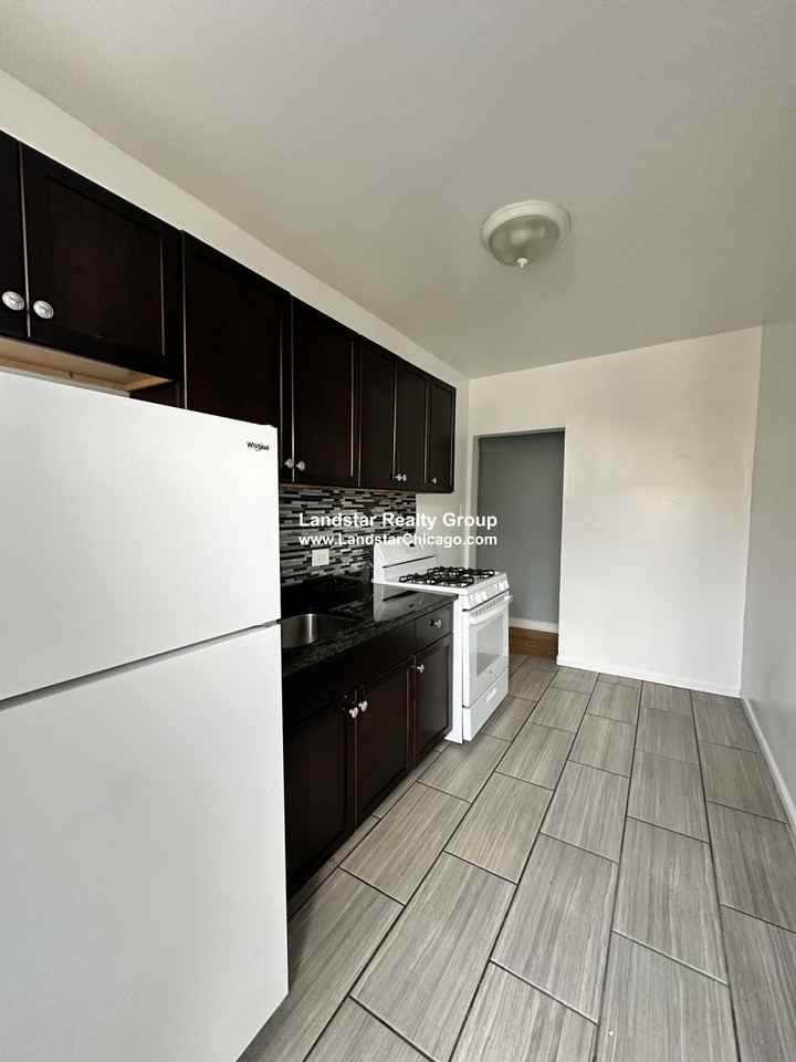 5662 N Ridge Ave #3A - Photo 2 of 18