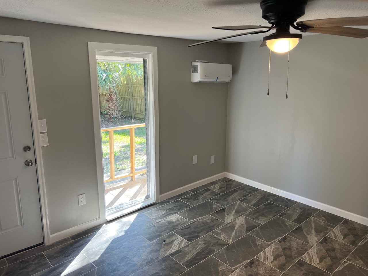 7706 W Fairfield Dr #3 - Photo 2 of 5