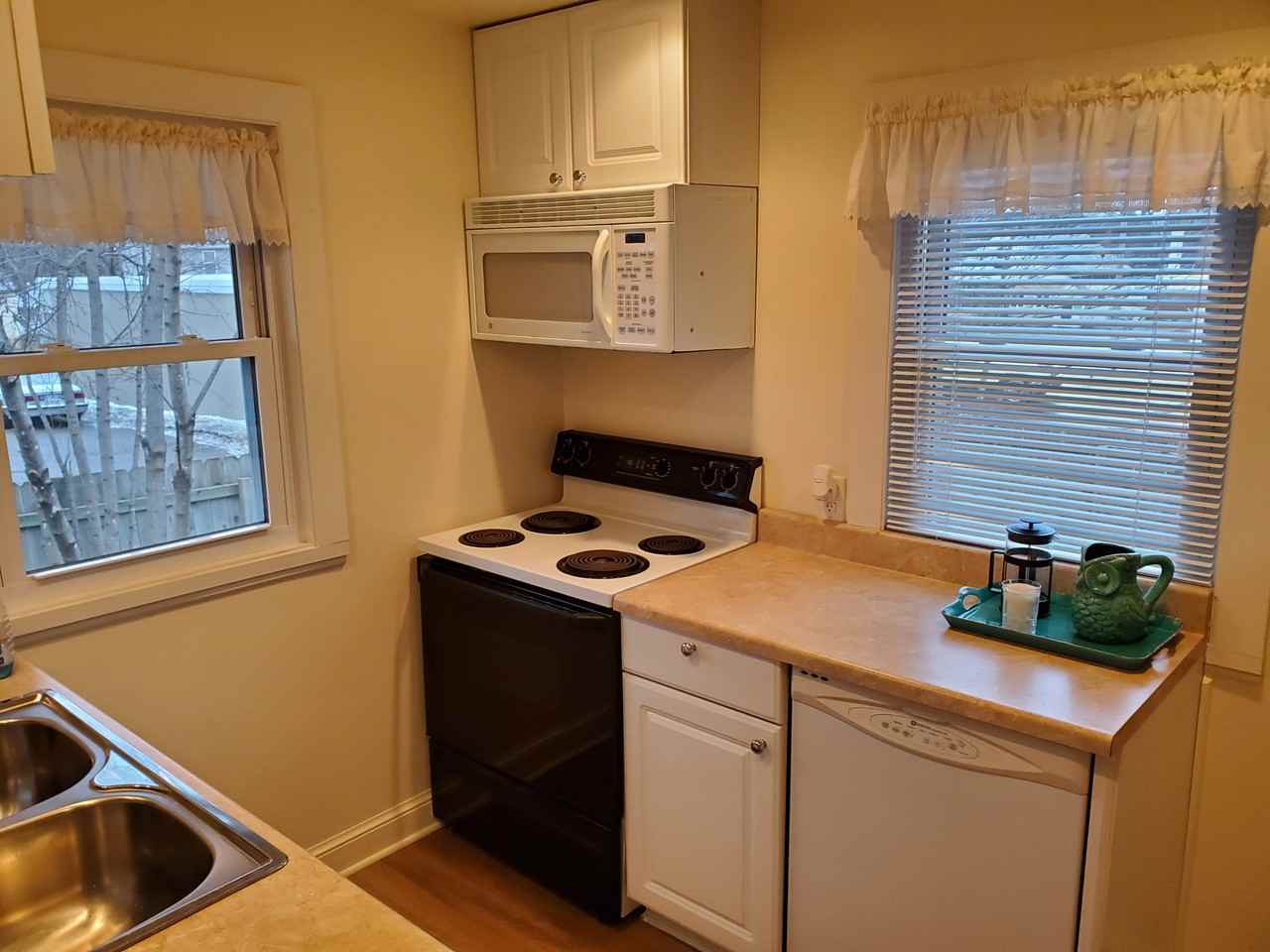 1911 Alpha St #NA - Photo 7 of 16